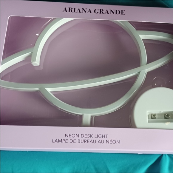 NWT ARIANA GRANDE NEON PINK PLANET LIGHT - Picture 2 of 3